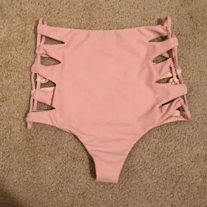 Acacia Sunrise Queens Bottoms